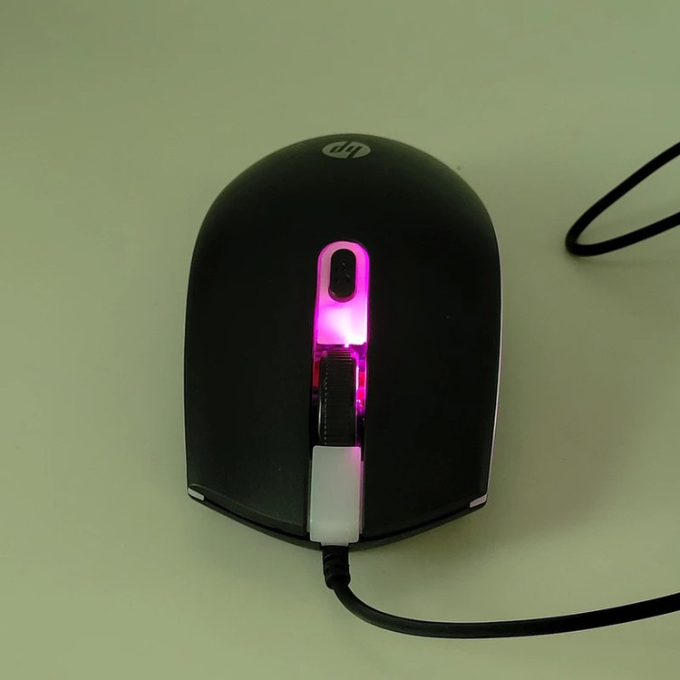 ماوس کامپیوتر HP مدل M180، ابعاد ۱۲۳×۶۵ میلی متر، وزن ۱۱۵ گرم، کابل ۱.۵ متری، سازگار با ویندوز و مک