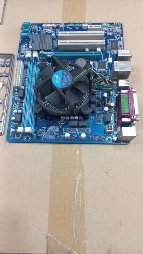 باندل مادربرد گیگابایت GA-H61M-S2P-B3 و پردازنده Intel Core i3-2120، سوکت LGA1155، چیپست H61، فرم فاکتور Micro ATX، همراه با فن اورجینال