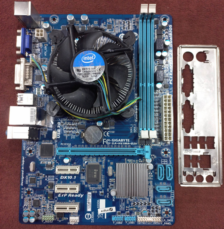 مادربرد گیگابایت H61MA-D2V با چیپست Intel H61، سوکت LGA1155، پردازنده ۴ رشته ای i3-2120، گرافیک مجزا Intel HD 2000، قابل استفاده در کیس Micro ATX