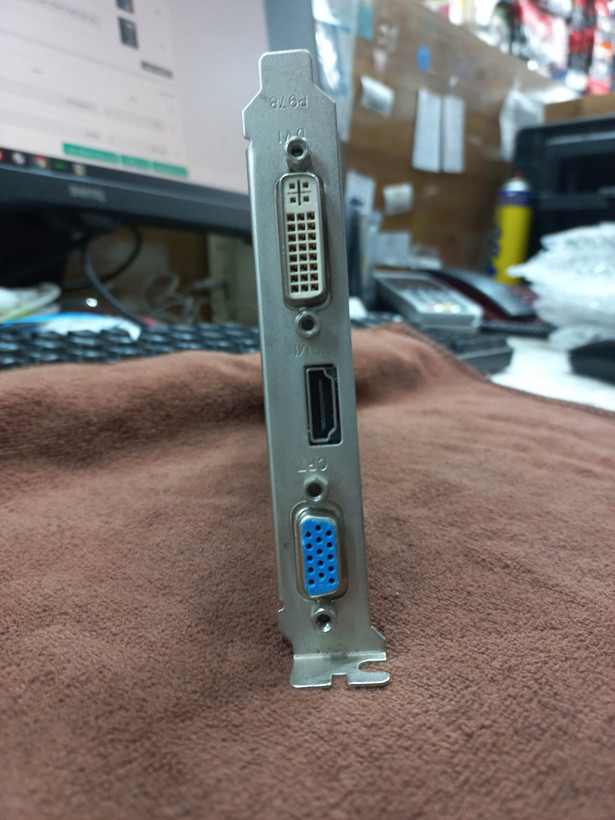 کارت گرافیک Nvidia GT 210 1GB DDR3، خروجی HDMI و DVI و VGA، بدون نیاز به برق جداگانه، گارانتی سلامت کالا، ارسال سریع
