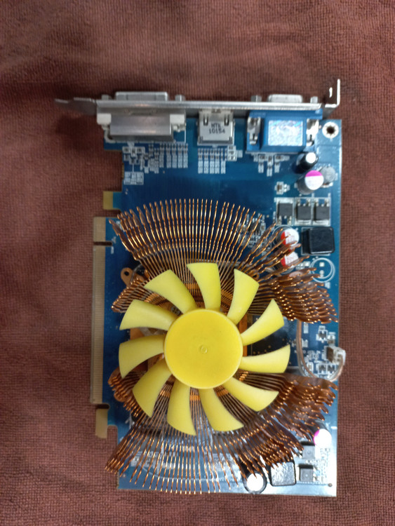کارت گرافیک ATI Radeon مدل HD 4600 Series، رابط PCI-E 2.0 x16، مصرف انرژی 60 وات، پشتیبانی از صدای 7.1 کاناله از طریق HDMI