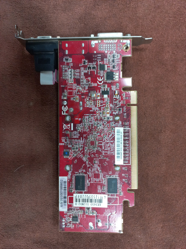 کارت گرافیک استوک ATI Radeon HD 3450 ظرفیت 512MB DDR2، حافظه 64 بیت، 40 هسته پردازشی، فرکانس 600 مگاهرتز، مناسب خروجی تصویر سیستمهای قدیمی