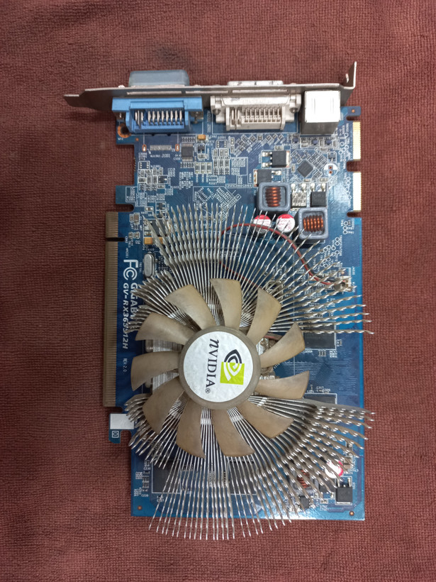 کارت گرافیک ATI Radeon مدل HD 3600 Series، رابط PCI-E 2.0 x16 و نسخه AGP، مناسب کامپیوترهای قدیمی، طراحی Low Profile در برخی مدلها