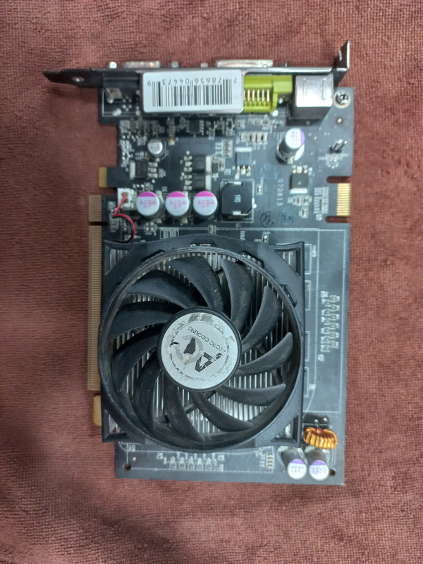کارت گرافیک NVIDIA مدل GeForce 9500 GT، رابط PCI-E 2.0 x16، پشتیبانی از SLI، توان مصرفی 50 وات، قیمت اقتصادی
