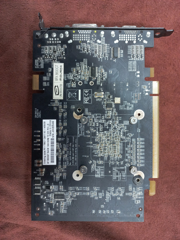 کارت گرافیک استوک NVIDIA GeForce 9500 GT ظرفیت 1GB DDR2، حافظه 128 بیت، 32 هسته CUDA، فرکانس 550 مگاهرتز، مناسب سیستم اداری و بازیهای قدیمی