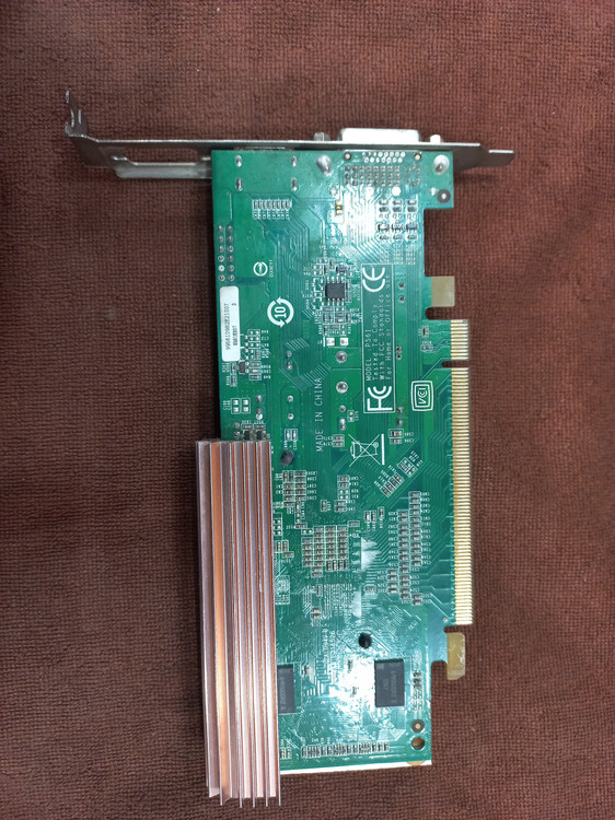 کارت گرافیک استوک NVIDIA GeForce 8400 GS ظرفیت 512MB DDR2، حافظه 64 بیت، 8 هسته CUDA، فرکانس 450-650 مگاهرتز، مناسب خروجی تصویر سیستمهای قدیمی