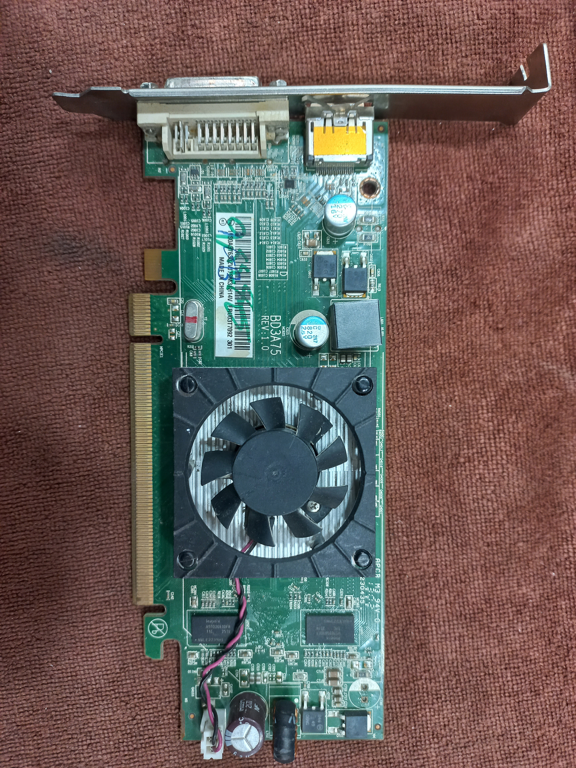 کارت گرافیک استوک AMD Radeon 7400 ظرفیت 1Gb کلاس DDR3