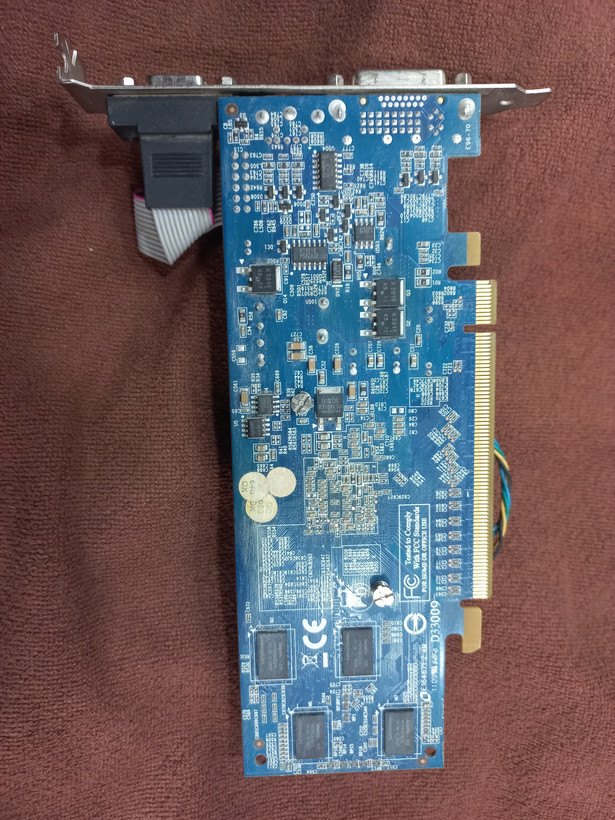 کارت گرافیک استوک NVIDIA GeForce 9500 GT ظرفیت 1GB DDR2، حافظه 128 بیت، 32 هسته CUDA، فرکانس 550 مگاهرتز، مناسب سیستم اداری و بازیهای قدیمی