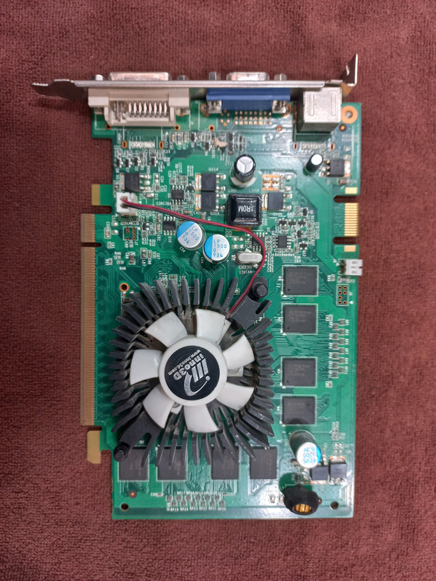 کارت گرافیک NVIDIA مدل GeForce 9500 GT، رابط PCI-E 2.0 x16، پشتیبانی از SLI، توان مصرفی 50 وات، قیمت اقتصادی