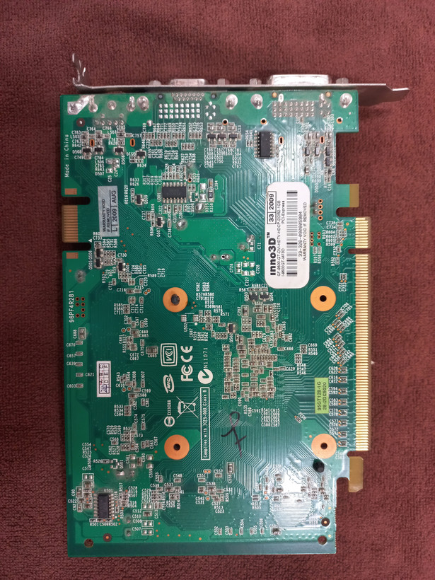 کارت گرافیک استوک NVIDIA GeForce 9500 GT ظرفیت 1GB DDR2، حافظه 128 بیت، 32 هسته CUDA، فرکانس 550 مگاهرتز، مناسب سیستم اداری و بازیهای قدیمی