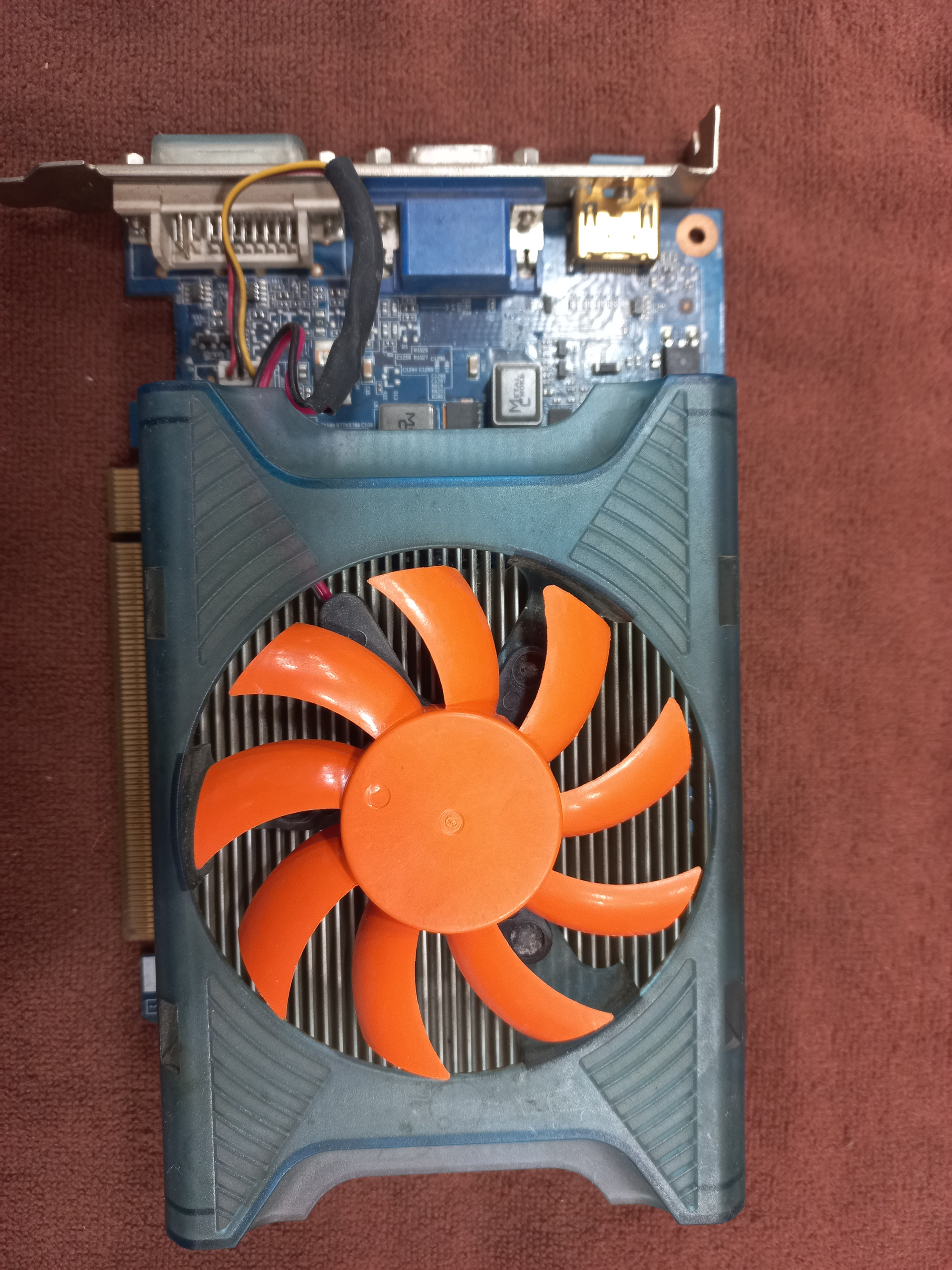کارت گرافیک استوک Nvidia Geforce GT 220 ظرفیت 1GBکلاس DDR3