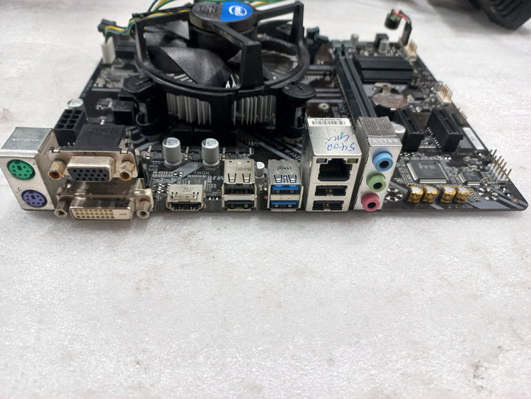باندل ایسوس H310M-S2H، پردازنده ۳.۷ گیگاهرتزی اینتل Pentium Gold G5400، ۲ هسته و ۴ رشته با Hyper-Threading، گرافیک Intel UHD 610