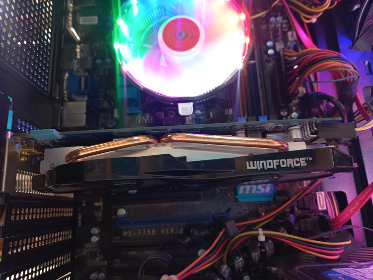 سیستم کامل مونتاژ شده، کیس با دیواره شیشه ای، کامپیوتر مناسب گیم و کار، I5 3330 رم ۸، SSD سرعت بالا، هارد یک ترابایت، کارت گرافیک DDR5