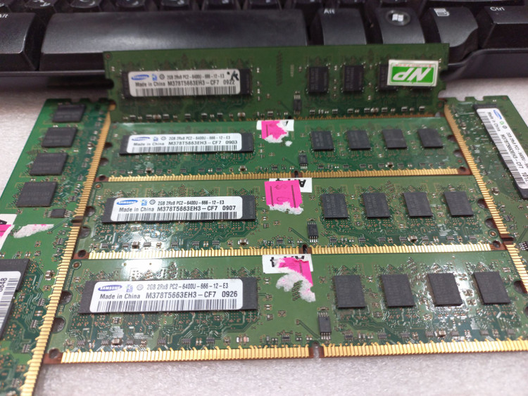 رم سامسونگ 2 گیگابایت DDR2 800 مگاهرتز PC2-6400، حافظه رم دسکتاپ ۲ گیگ، فرم فاکتور DIMM 240 پین، مدل M378T5663QZ3-CF7