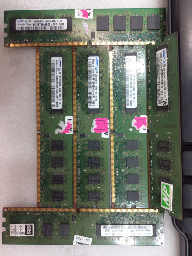 رم سامسونگ 2GB DDR2 800MHz، فرکانس 800 مگاهرتز، ولتاژ 1.8 ولت، تأخیر CL6، گارانتی سلامت کالا