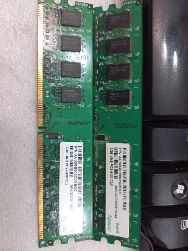 رم Apacer 2GB DDR2 800MHz، فرکانس PC2-6400، ولتاژ 1.8 ولت، تأخیر CL5 5-5-5، غیر ECC، گارانتی سلامت کالا، ارسال سریع