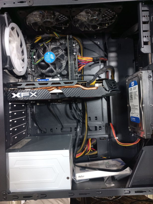 کیس استوک اورکول دیواره شیشه ای، سیستم آماده اجرای بازی های سنگین، ۱۶ گیگ رم، NVME 512، هارد ۱ ترابایت، RX580 8GB گیمینگ