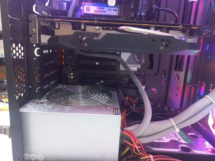 کامپیوتر اورکول با دیواره شیشه ای، مادربرد ایسوس H310 مجهز به اسلات M.2، NVME پرسرعت، هارد ۱ ترابایت وسترن، RX590 8GB