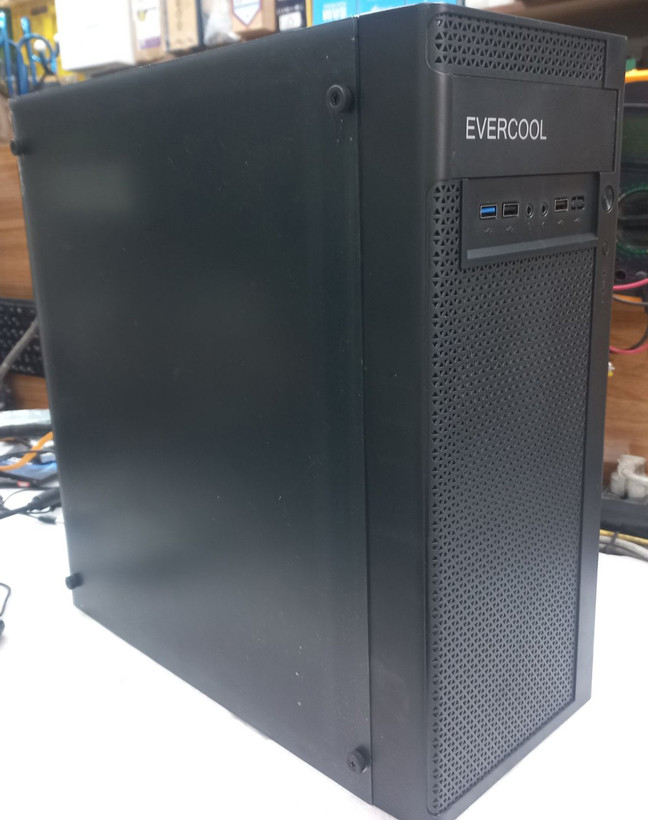 سیستم اورکول با جلو بندی مات شیک، مادربرد گیگابایت Z87 خازن جامد، Core i5 توربو بوست ۳.۹، RX590 8GB، مناسب استریم و گیمینگ
