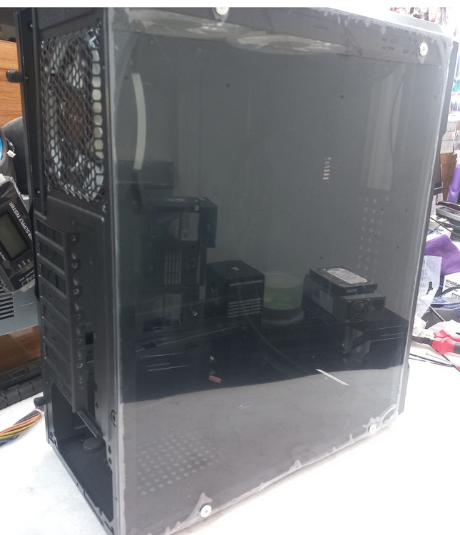 کاور کیس با دیواره شیشه ای EVERCOOL، ۳ فن RGB از پیش نصب شده، ۲ فضای خالی برای ارتقای خنک کاری، امکان نصب فن اضافه توسط فروشنده