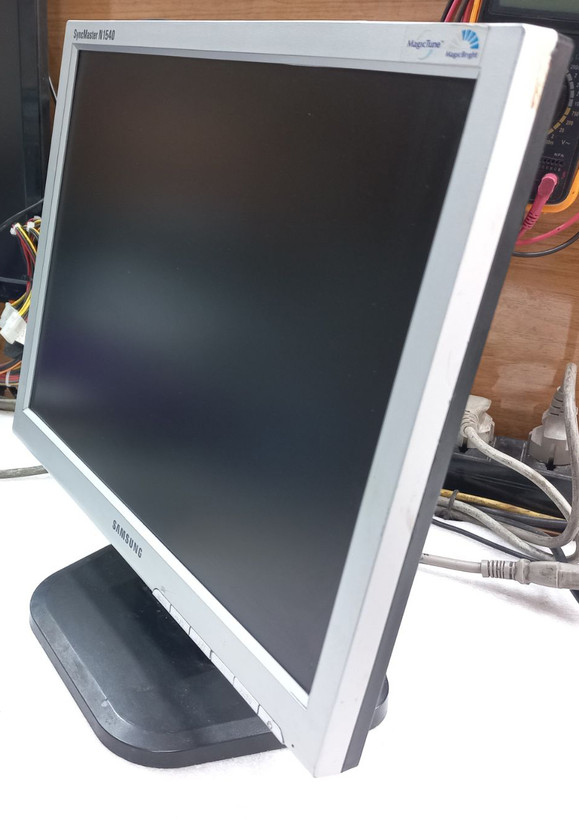 مانیتور استوک سامسونگ مدل SyncMaster 151N، مانیتور 15 اینچ سامسونگ، صفحه نمایش LCD 15 اینچ، رزولوشن 1024x768