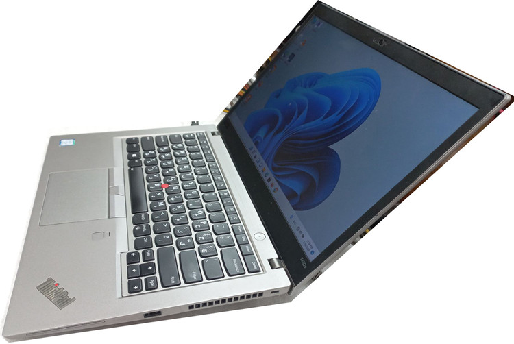 لپ تاپ لنوو Core i5 نسل 8، 4 هسته و 4 رشته پردازشی، مناسب برنامه نویسی و طراحی گرافیک، گارانتی سلامت کالا