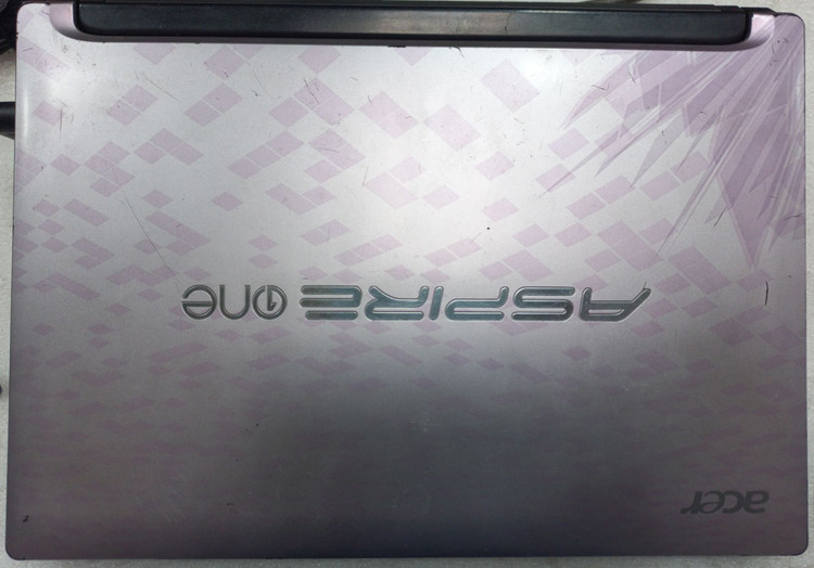 لپ تاپ استوک Acer Aspire One با طراحی چهار رنگ مشکی/نقره ای/بنفش/صورتی، باتری 3 یا 6 سلولی، محصول تست شده
