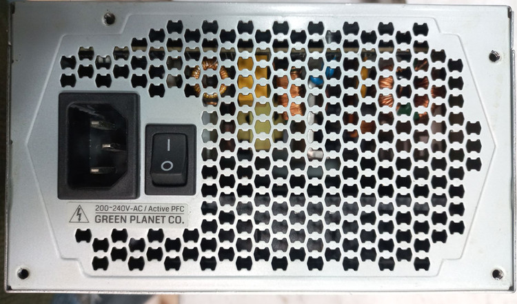 پاور گرین GP330A-SP، پاور غیر ماژولار 330 وات، کانکتور 20+4 پین، کانکتور PCI-E 6+2 پین، Active PFC