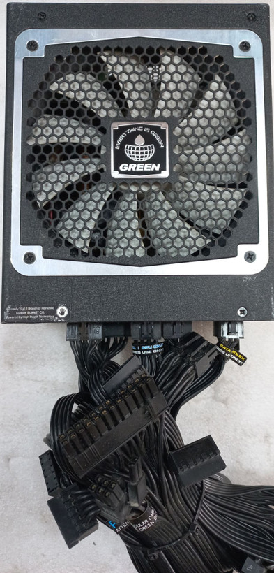 پاور گرین 850 وات مدل GP850B-OCPT، ابعاد 180x150x86 میلی متر، ۱۲ پورت SATA، ۸ پورت Molex