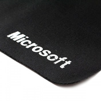 1. پد ماوس Microsoft مدل H-6، سطحی مناسب برای حرکت روانتر ماوس و کنترل بهتر نشانگر کامپیوتر.